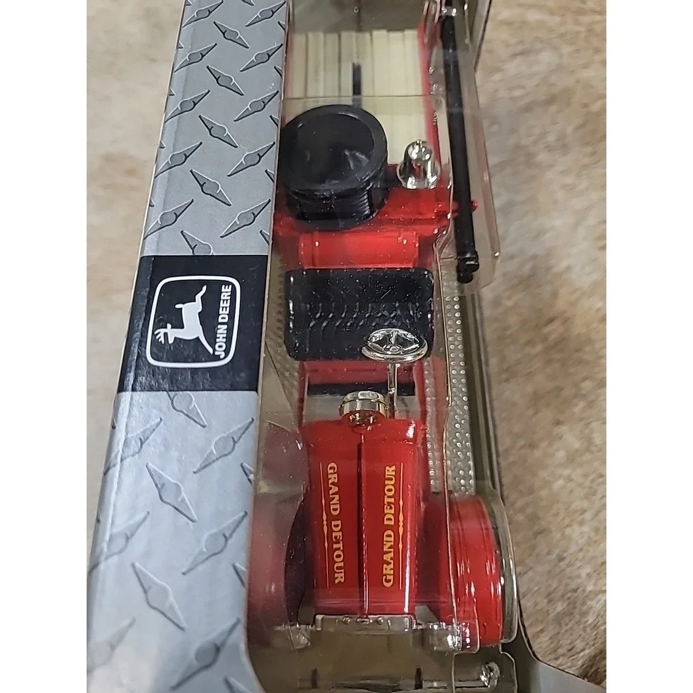 ERTL 1926 Seagrave John Deere Fire Truck Diecast Metal Coin Bank New